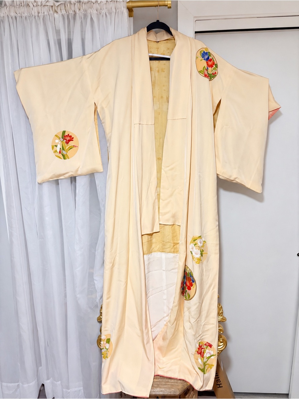 Vintage Embroidered Floral Kimono Jacket